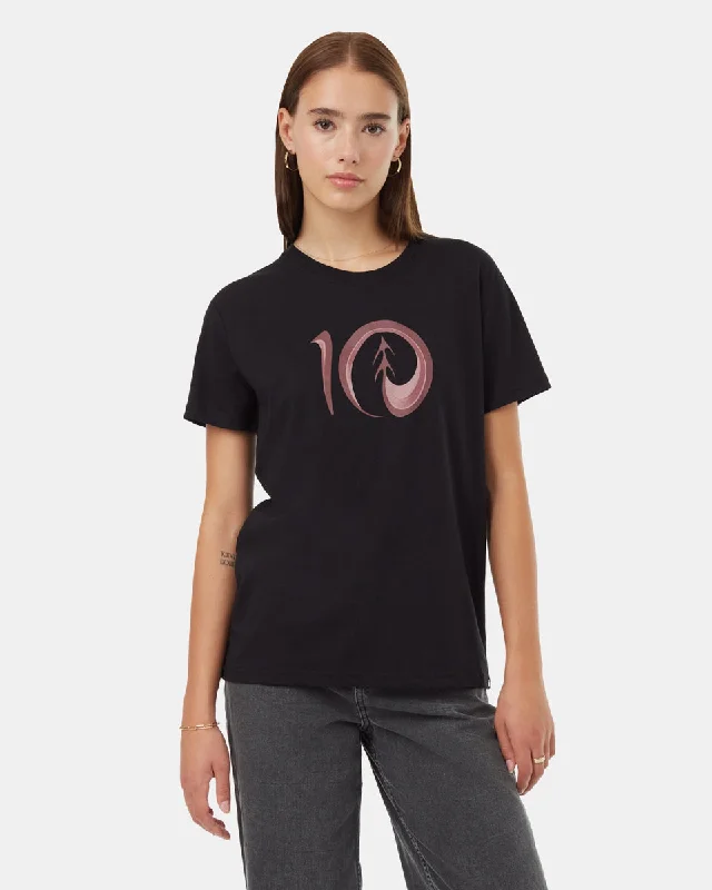 Artist Series Logo T-Shirt Collared T-Shirt Boat Neck A-Line