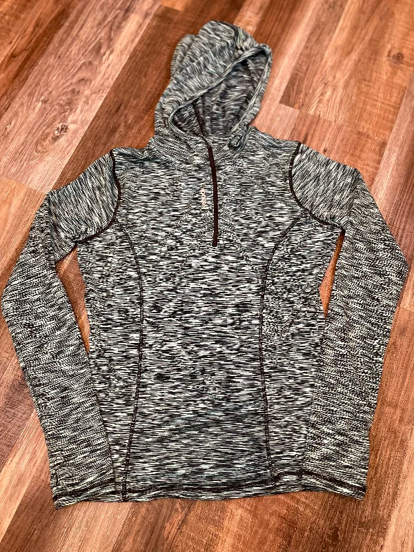 Reebok Blue & Black Long Sleeve Hooded shirt 1/4 Zip Womens size Small Machine Wash Dry Clean Hand Wash Reebok Blue & Black Long Sleeve Hooded shirt 1/4 Zip Womens size Small Machine Wash Dry Clean Hand Wash