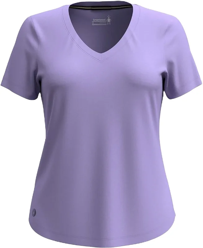 Merino Sport 120 V-Neck Short Sleeve Tee - Women's|-|T-shirt à manches courtes et encolure en V 120 de Merino Sport - Femme Lace Blend Ribbed Blend Corduroy Blend Merino Sport 120 V-Neck Short Sleeve Tee - Women's|-|T-shirt à manches courtes et encolure en V 120 de Merino Sport - Femme Lace Blend Ribbed Blend Corduroy Blend