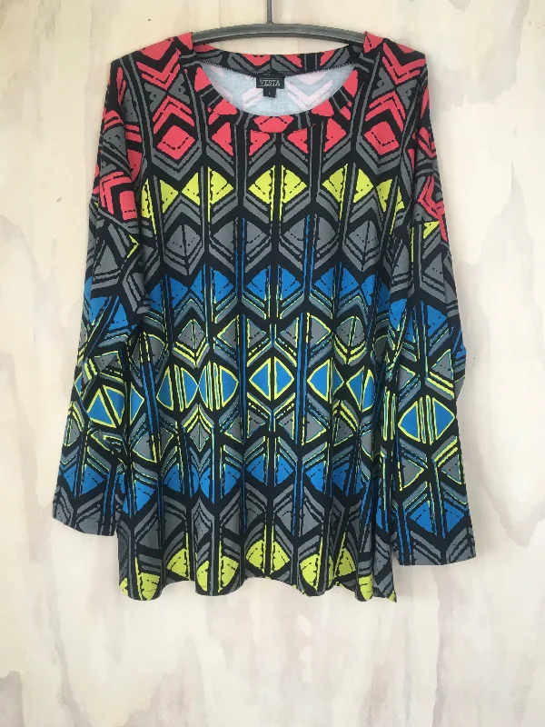 Vesta Longsleeve Tee - Triangle Solid Color Striped Floral